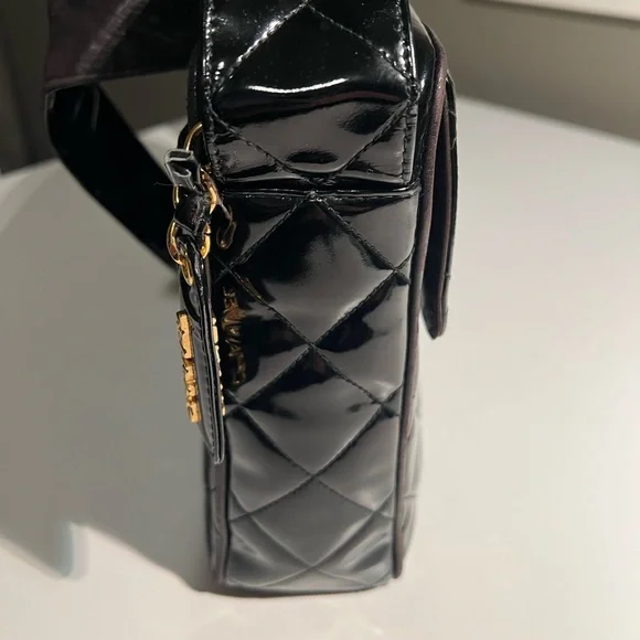 Chanel Patent Leather Crossbody messenger camera bag second hand - Picture 5 of 17